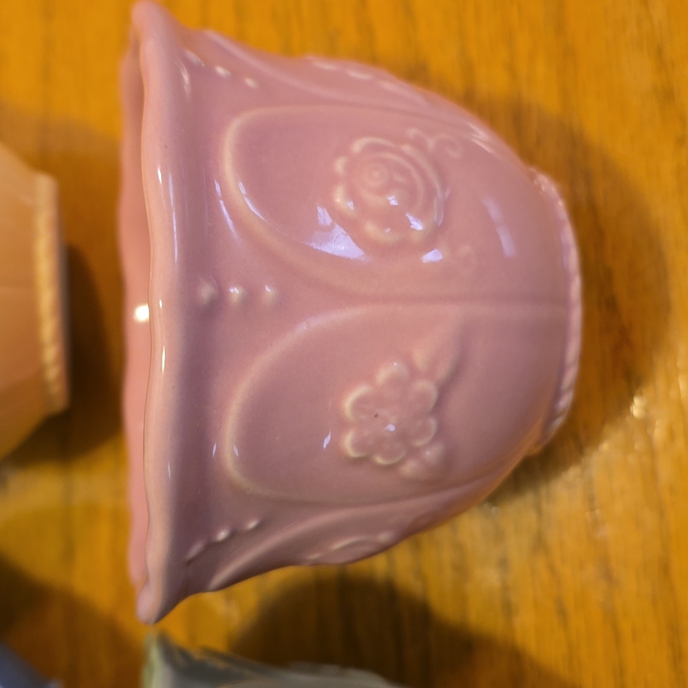 4 Small Ceramic Mixing Baking Bowls by "A Special Place" - Picture 3 of 8